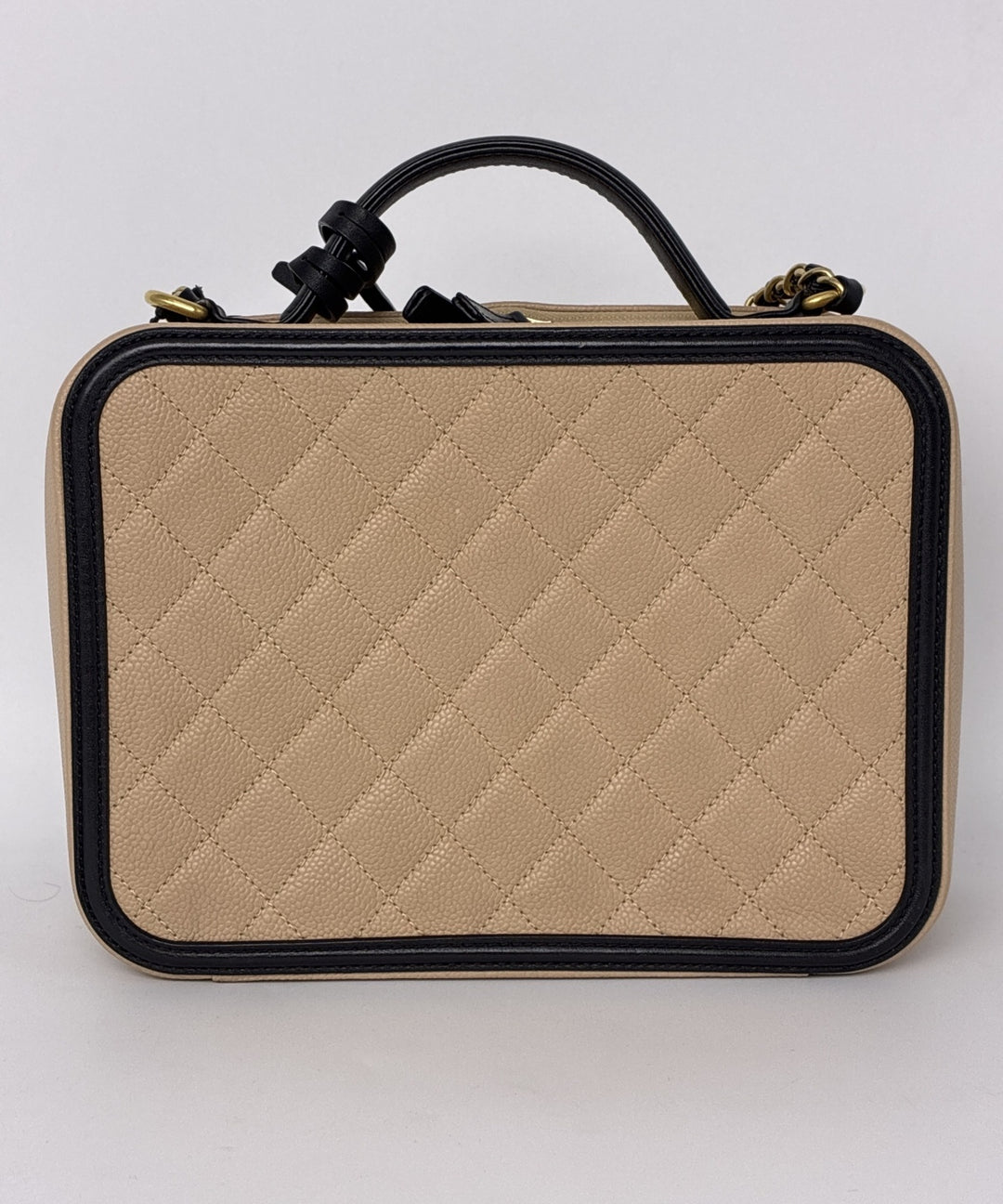 CHANEL กระเป๋าสะพาย