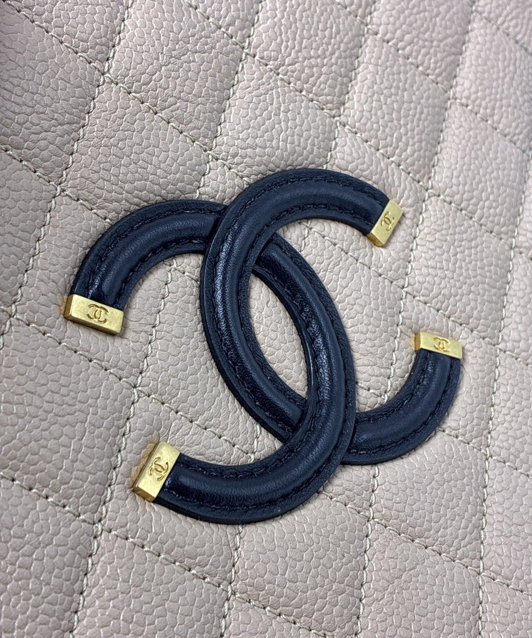CHANEL กระเป๋าสะพาย