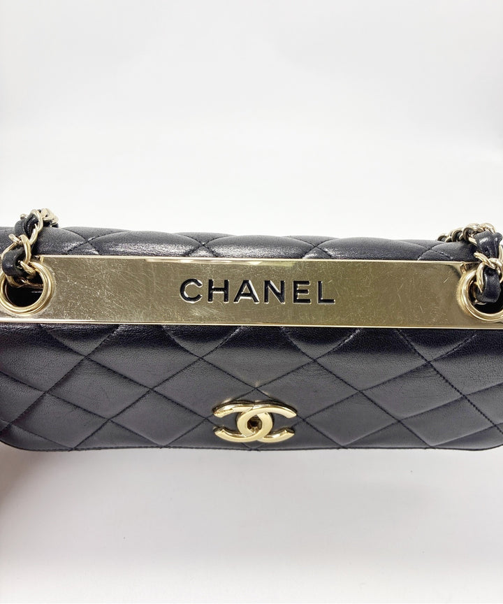 CHANEL กระเป๋าสะพาย