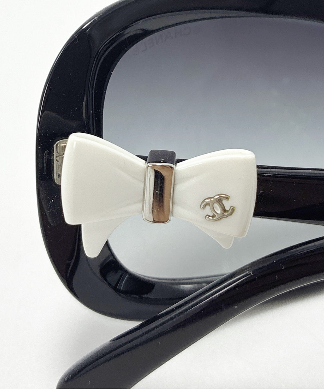 CHANEL แว่นกันแดด