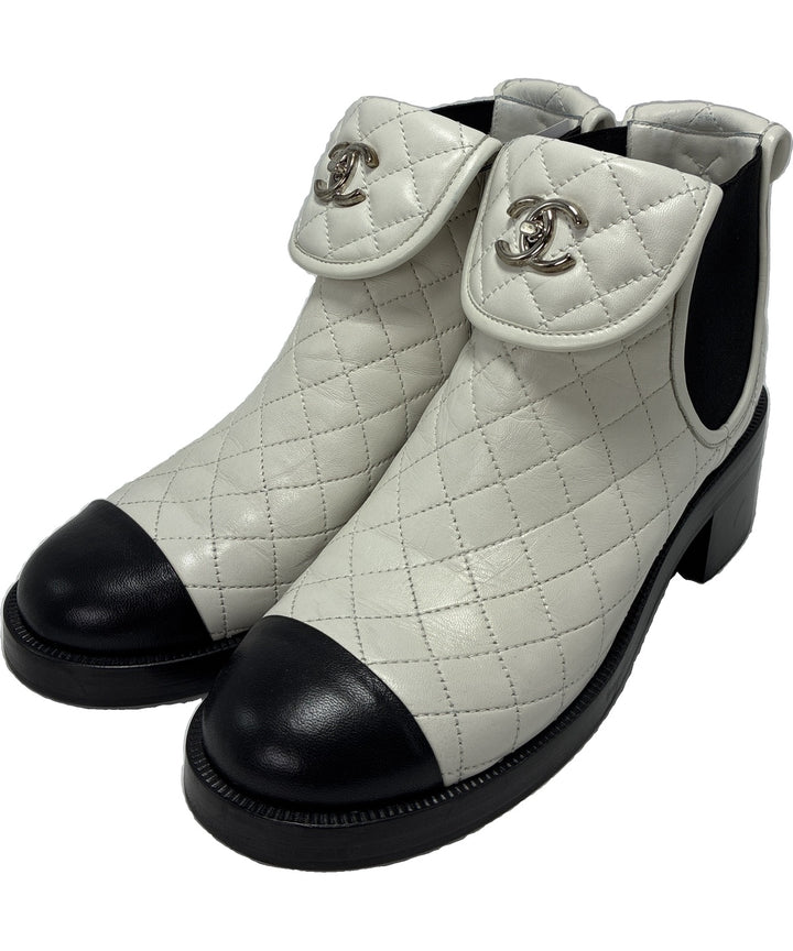 CHANEL รองเท้าบูท