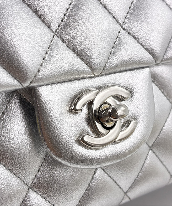 CHANEL กระเป๋าสะพาย