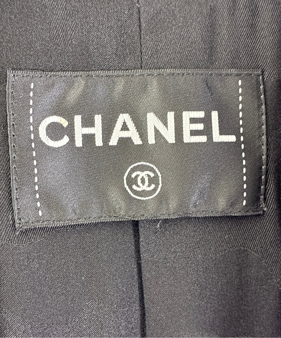 CHANEL เสื้อกันฝน
