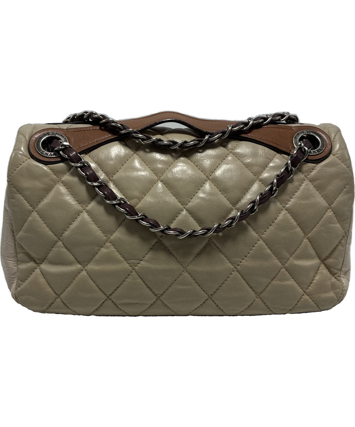 CHANEL กระเป๋าสะพาย