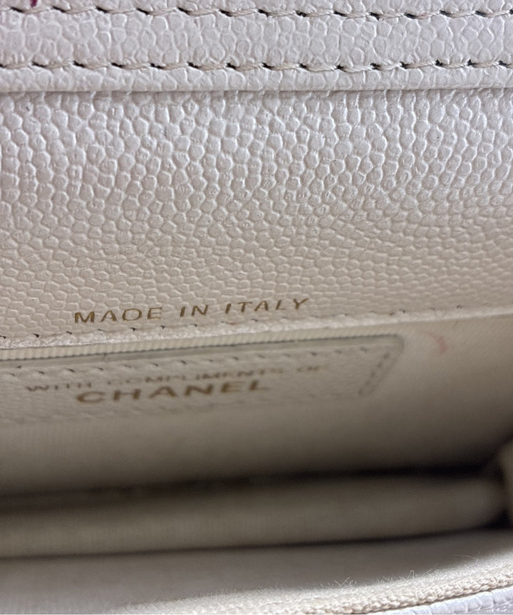 CHANEL กระเป๋าสะพาย