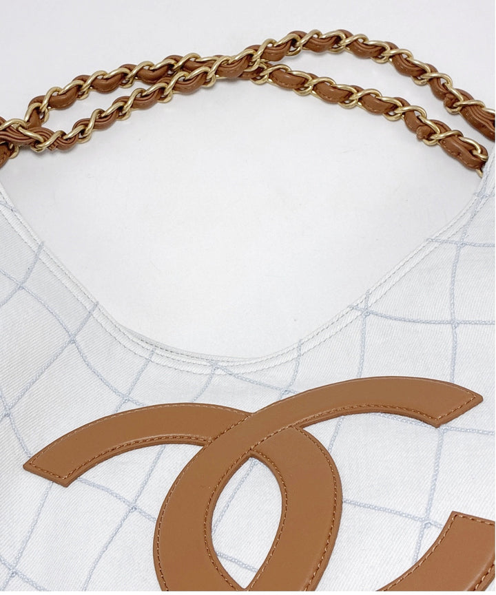 CHANEL กระเป๋าถือขนาดใหญ่