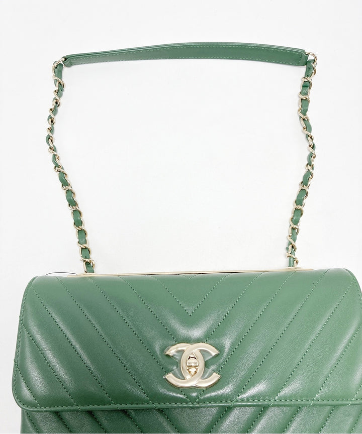 CHANEL กระเป๋าสะพาย