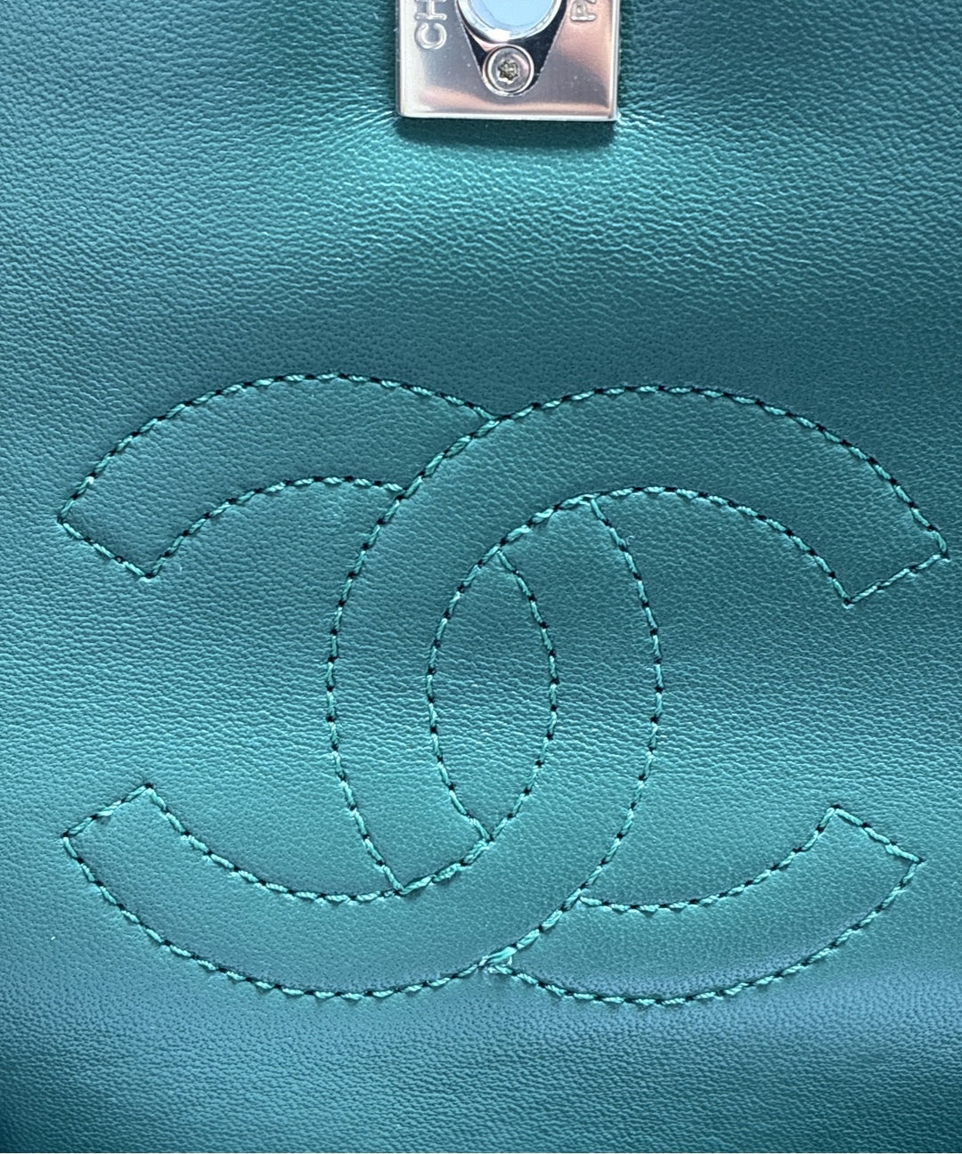 CHANEL กระเป๋าสะพาย