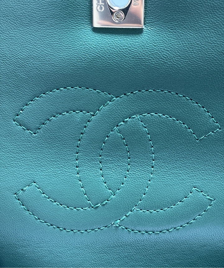 CHANEL กระเป๋าสะพาย