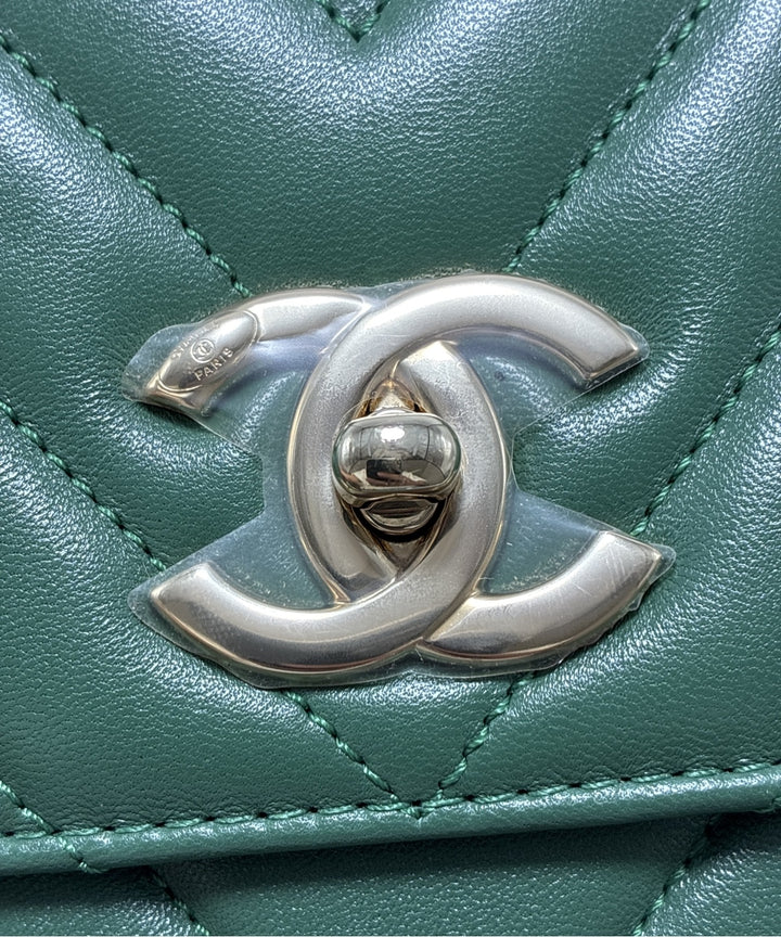 CHANEL กระเป๋าสะพาย