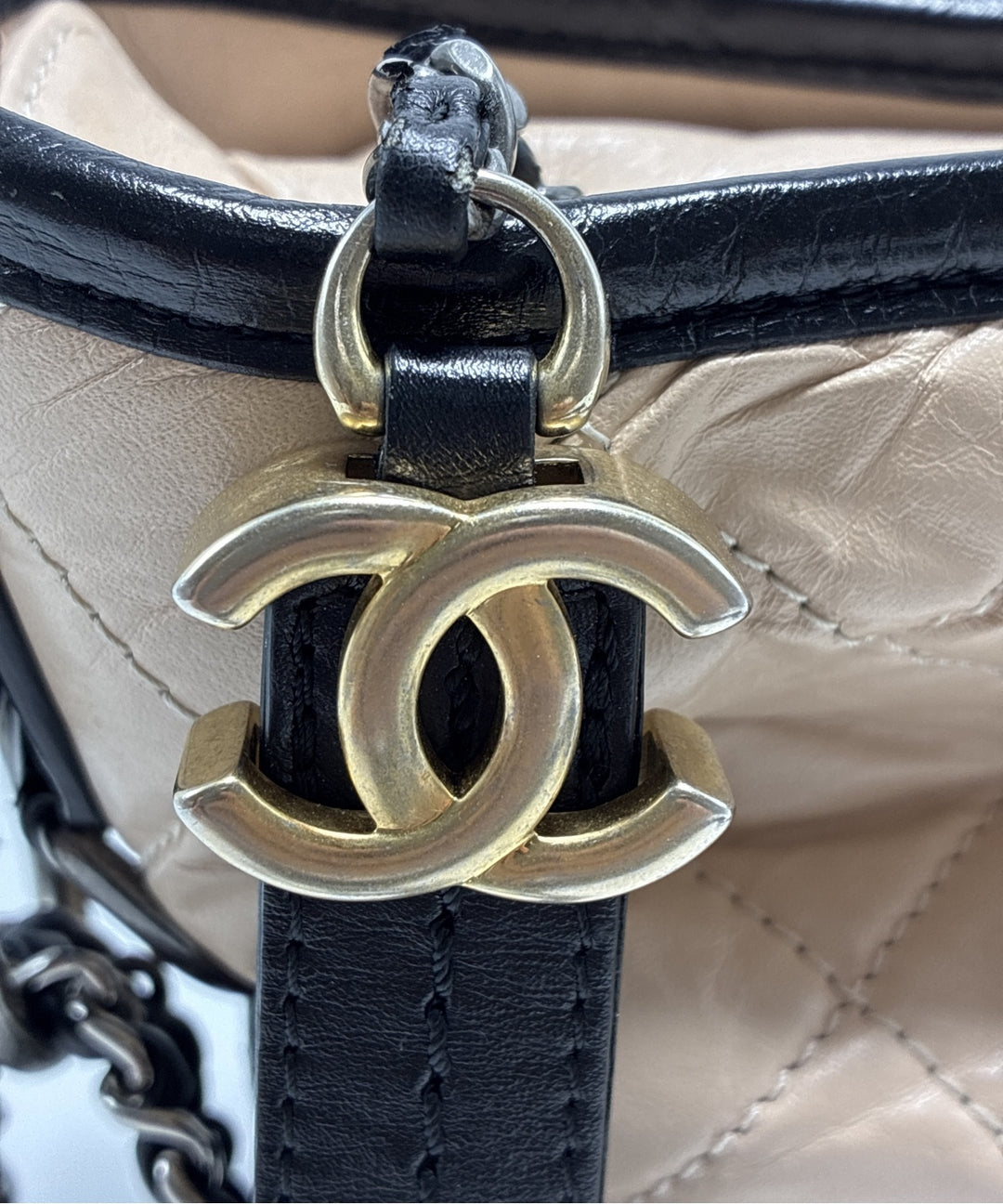 CHANEL กระเป๋าสะพาย
