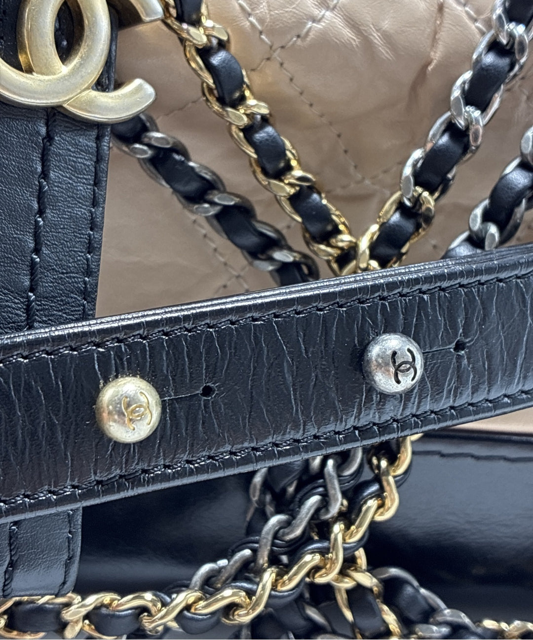 CHANEL กระเป๋าสะพาย