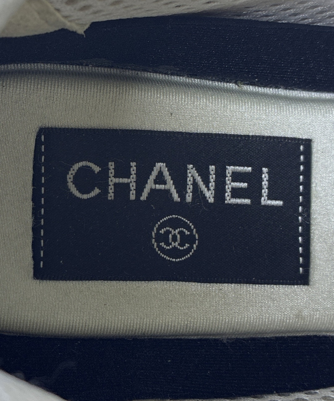 CHANEL รองเท้าผ้าใบ