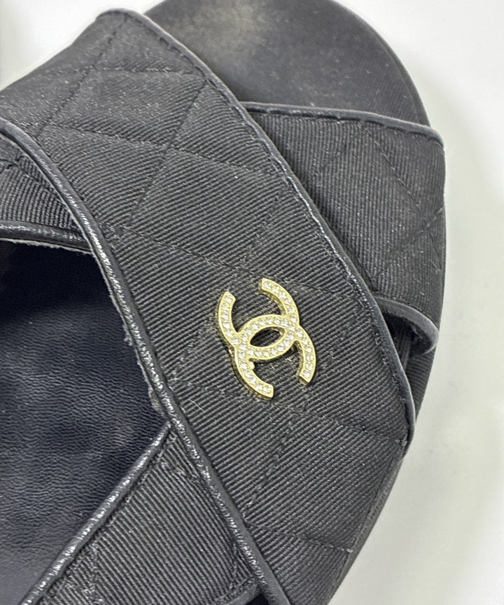 CHANEL รองเท้าแตะ