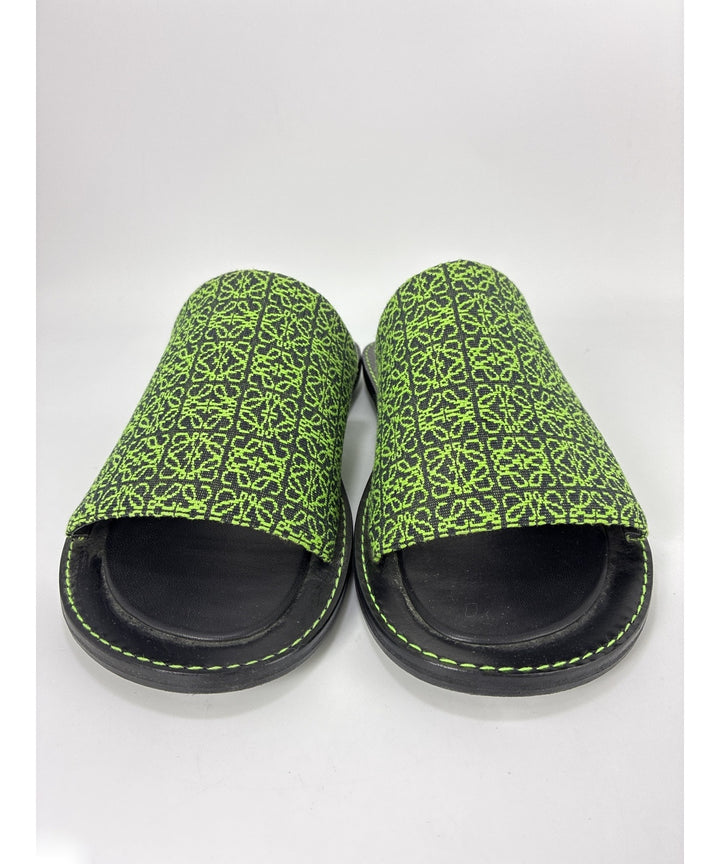 LOEWE รองเท้าแตะ