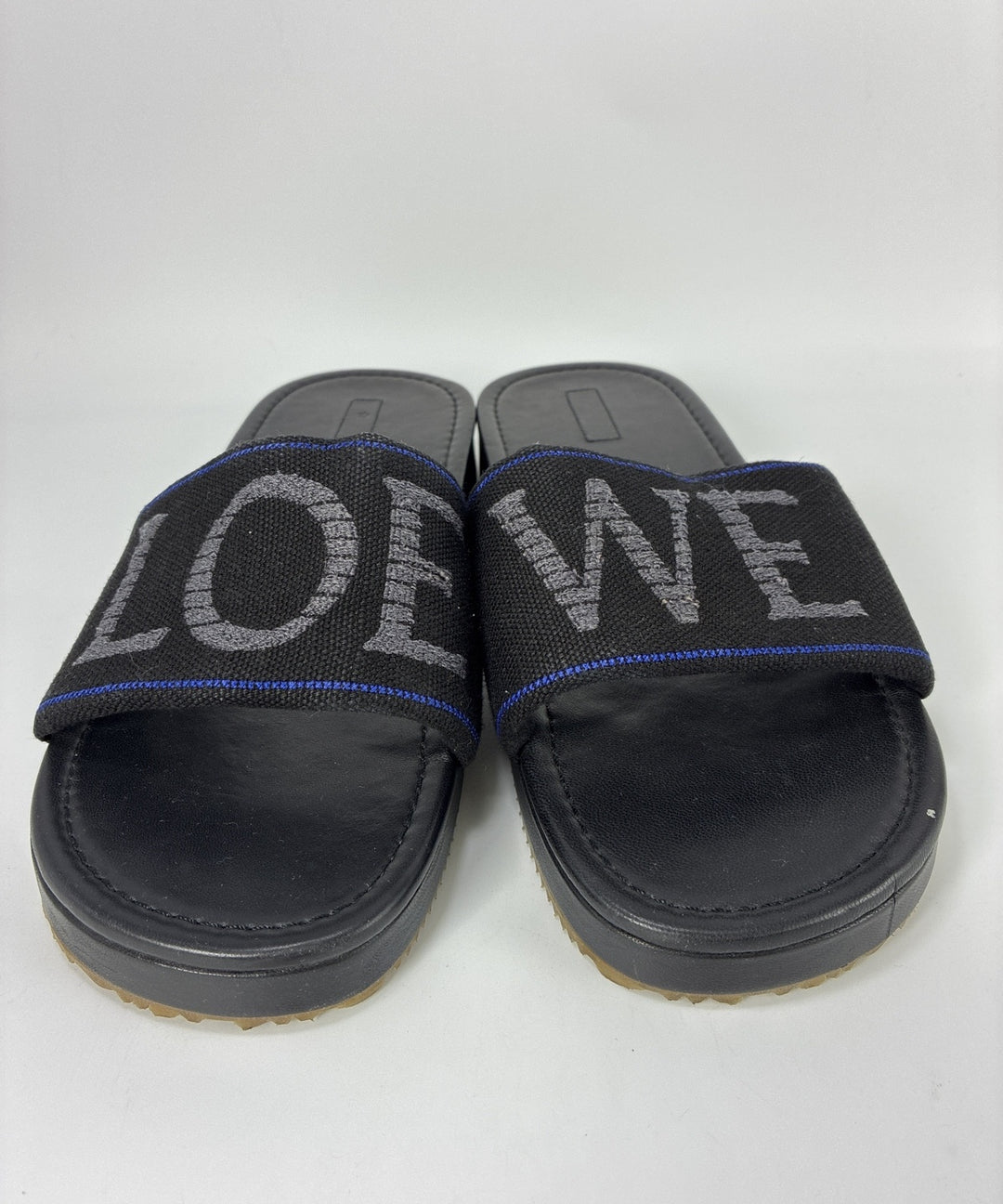 LOEWE รองเท้าแตะ