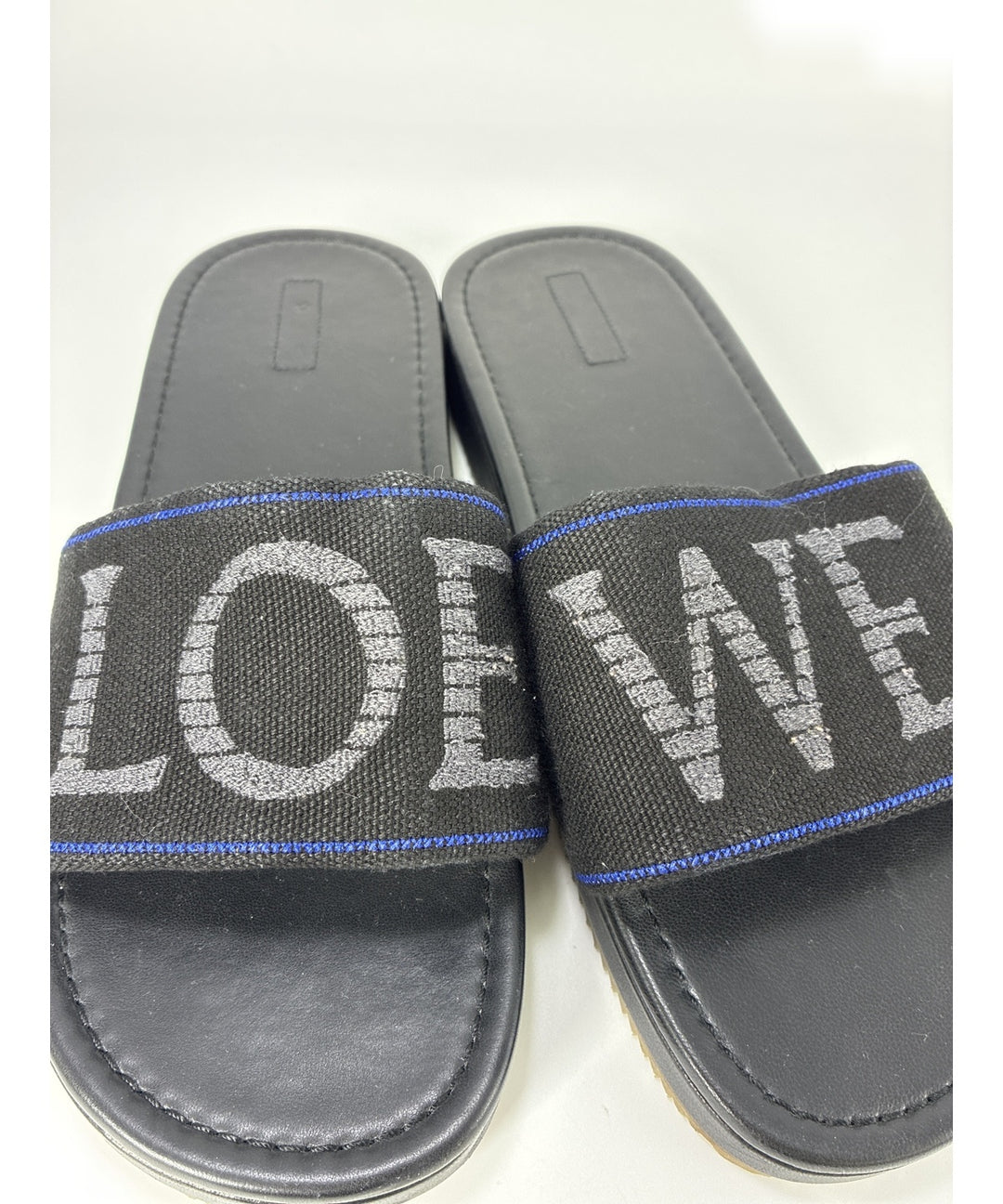 LOEWE รองเท้าแตะ