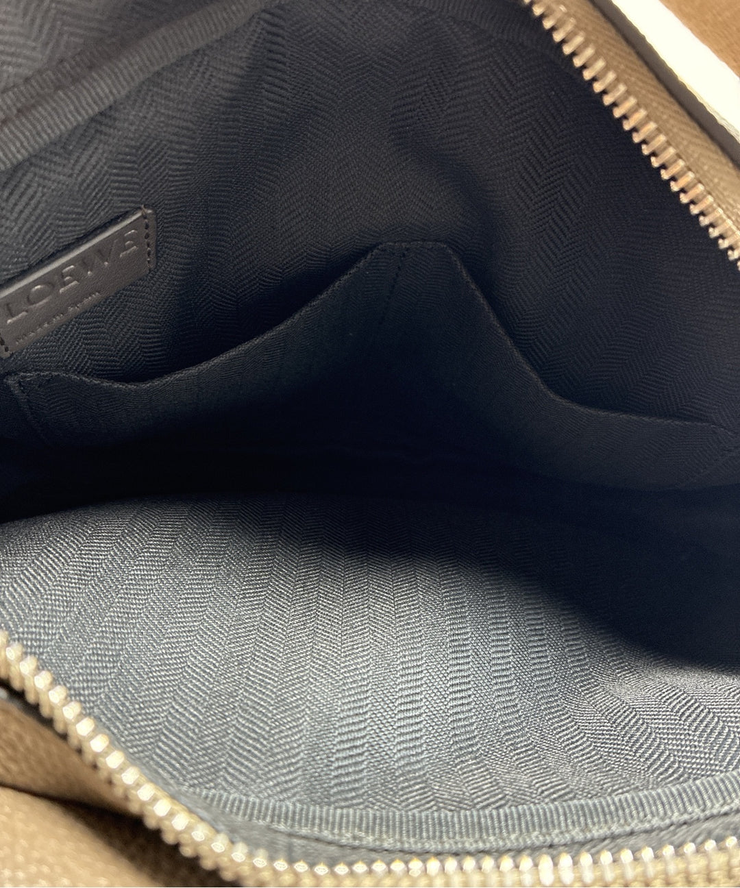 LOEWE กระเป๋าสะพาย