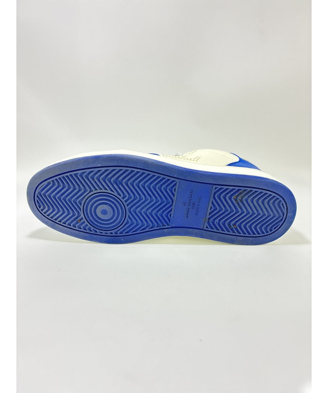 LOUIS VUITTON รองเท้าผ้าใบ