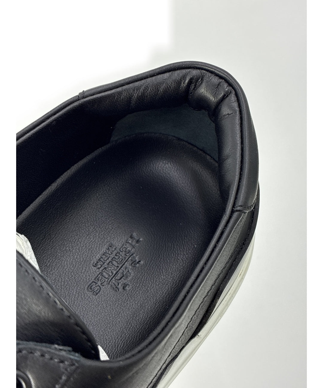 HERMES รองเท้าผ้าใบ