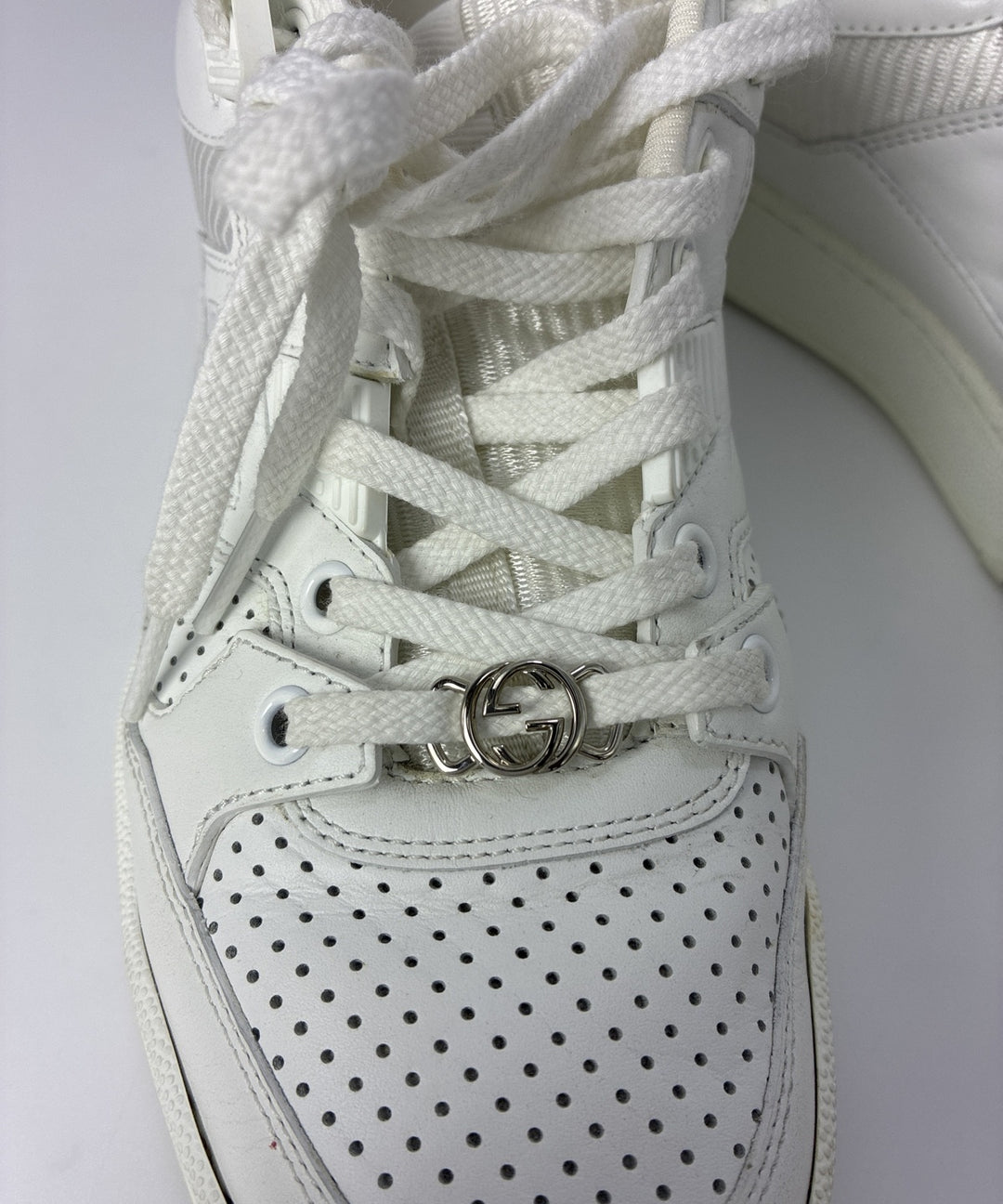 GUCCI รองเท้าผ้าใบ