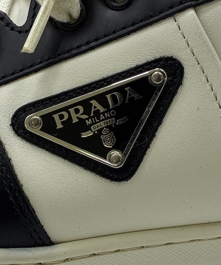 PRADA รองเท้าผ้าใบ