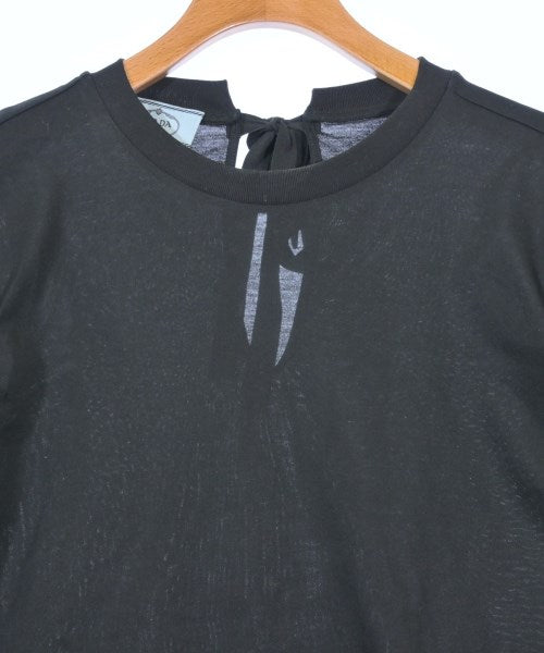 PRADA เสื้อยืด/เสื้อท็อปส์