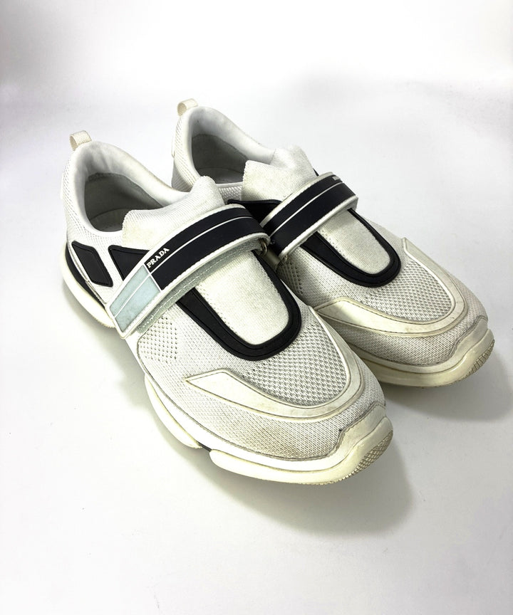 PRADA รองเท้าผ้าใบ