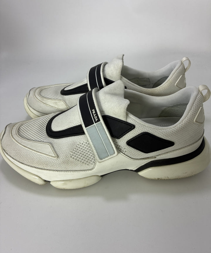 PRADA รองเท้าผ้าใบ