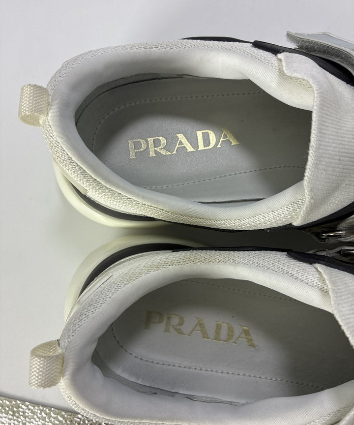 PRADA รองเท้าผ้าใบ