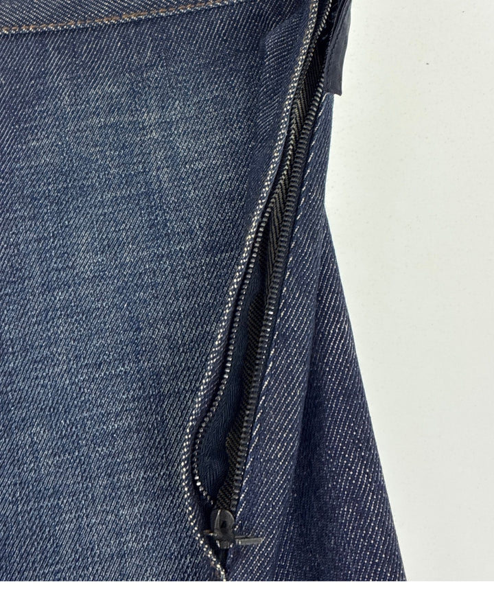 PRADA กระโปรงยาวถึงเข่า