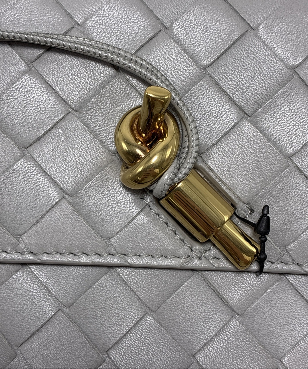 BOTTEGA VENETA กระเป๋าสะพาย
