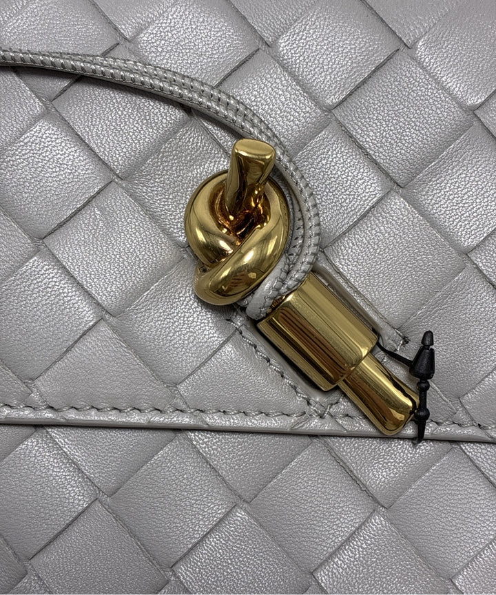 BOTTEGA VENETA กระเป๋าสะพาย