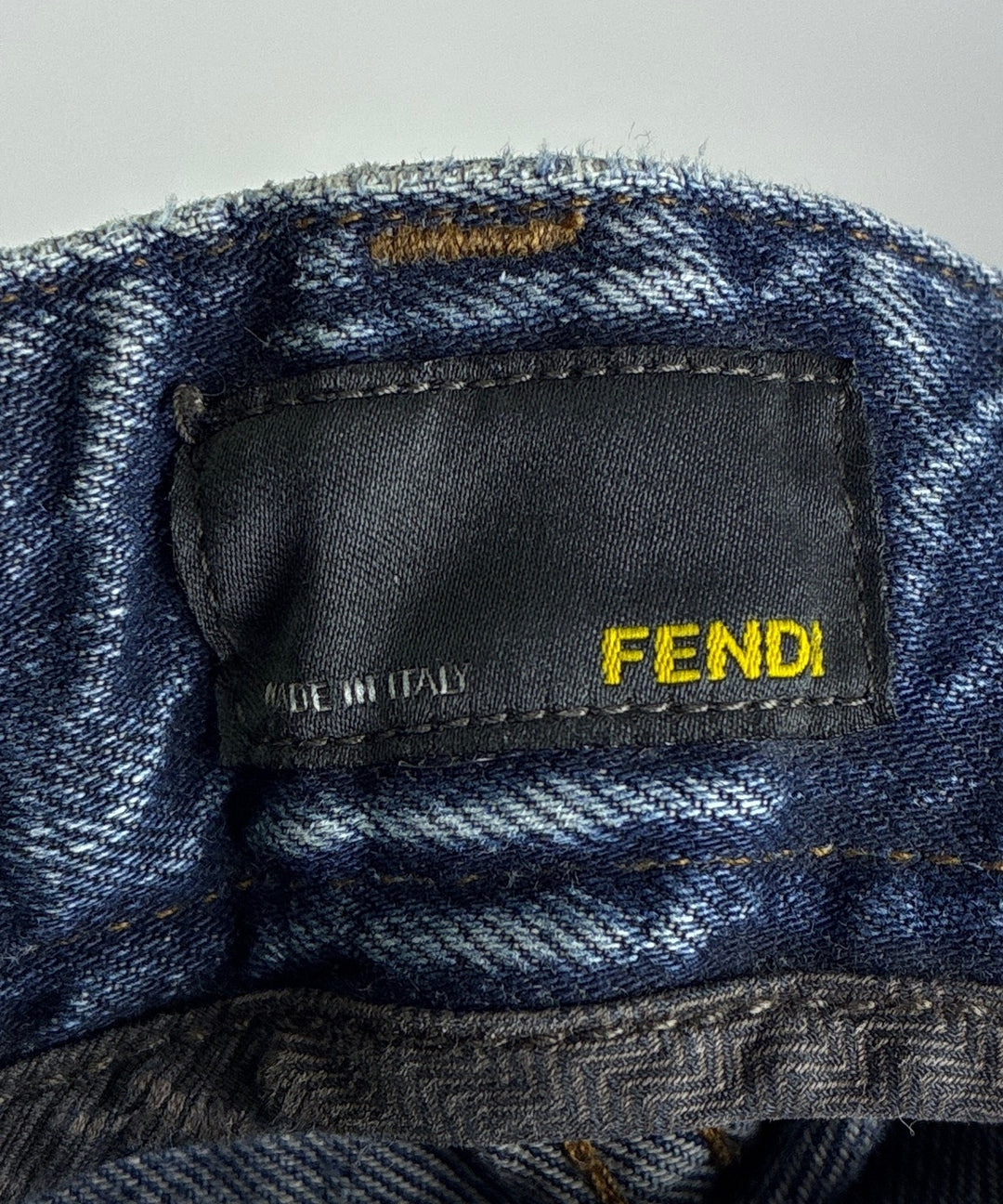 FENDI ยีนส์