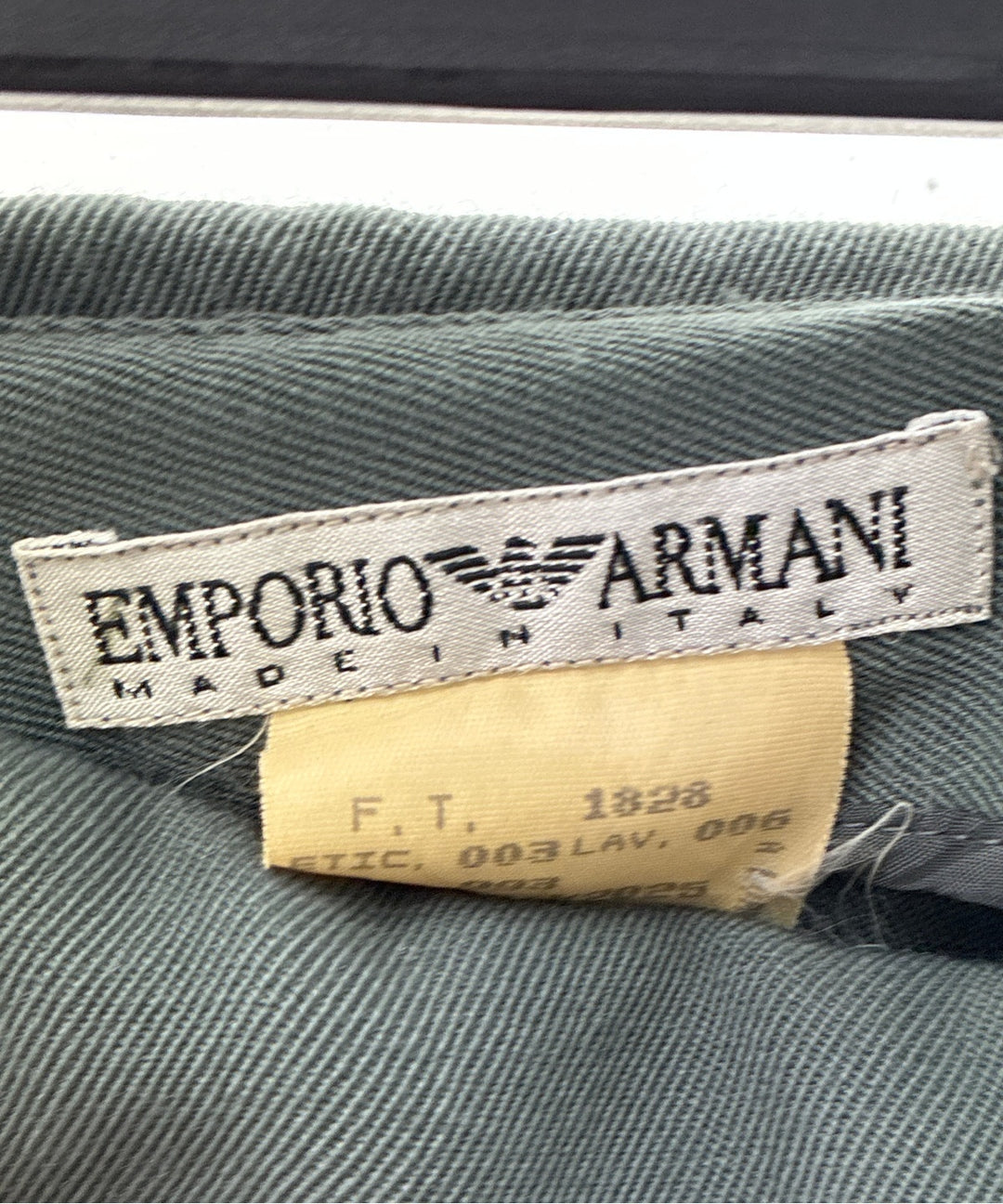 EMPORIO ARMANI กระโปรงยาวถึงเข่า