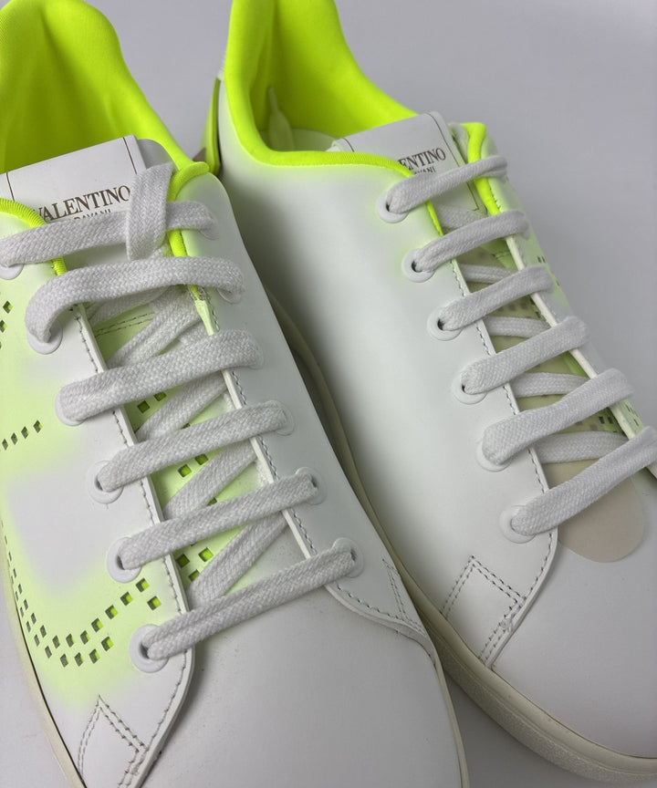 VALENTINO GARAVANI รองเท้าผ้าใบ