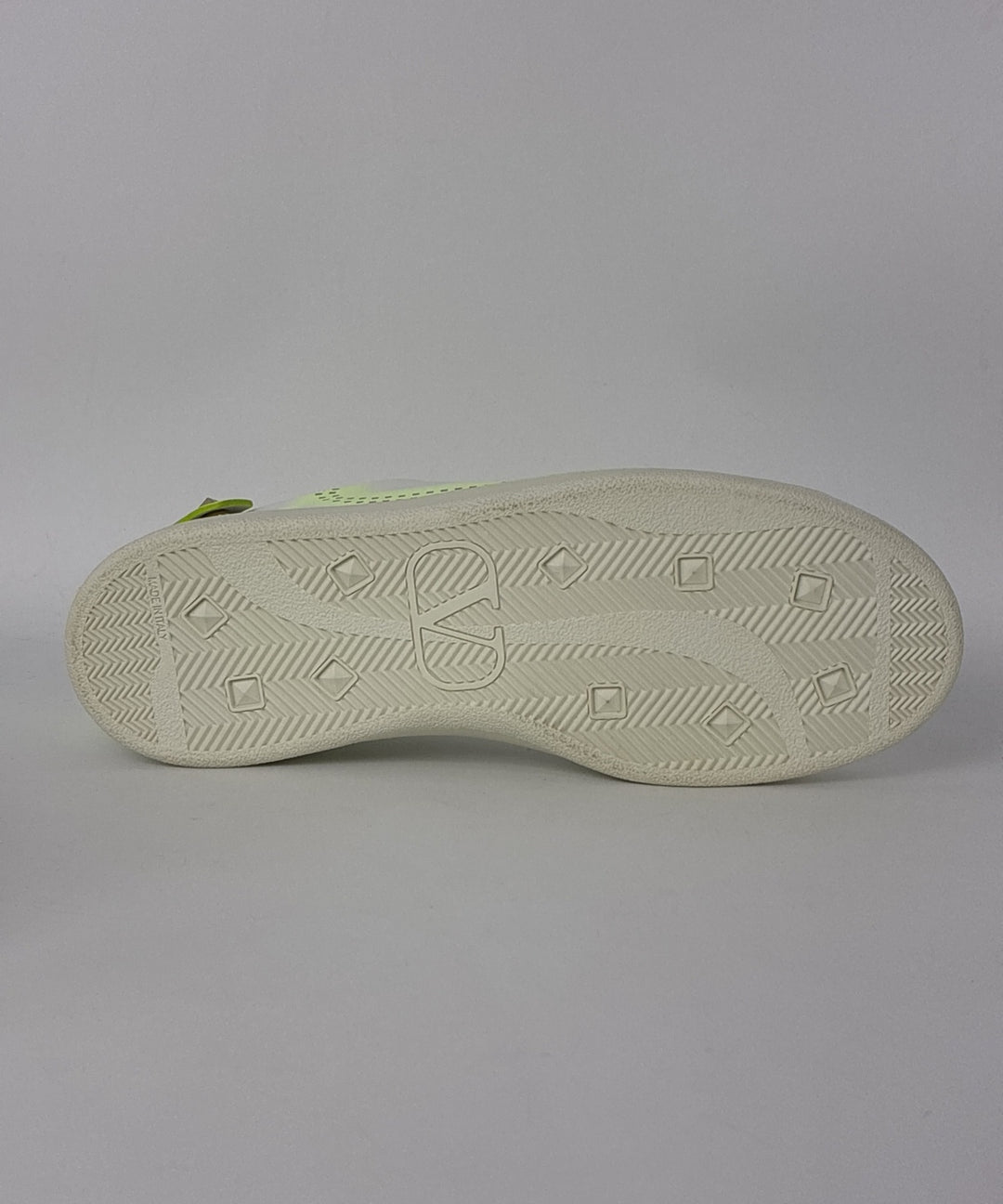 VALENTINO GARAVANI รองเท้าผ้าใบ