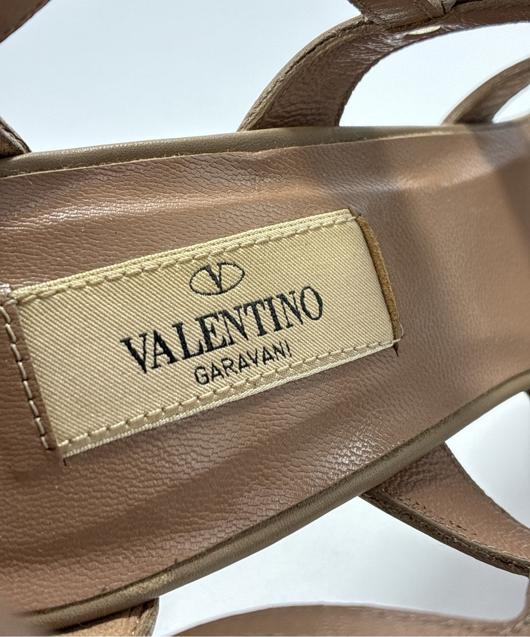 VALENTINO GARAVANI รองเท้าส้นสูง
