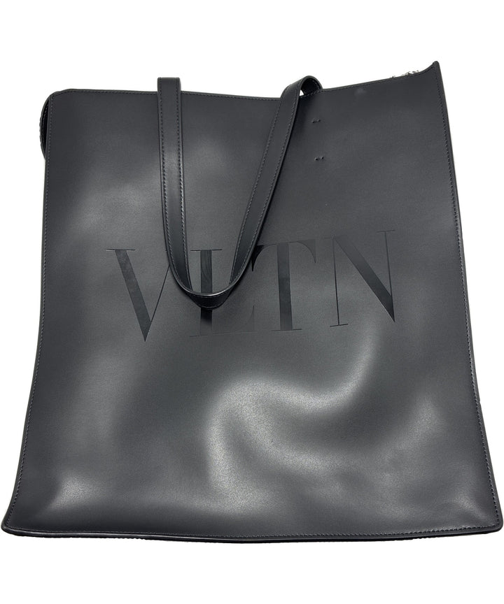 VALENTINO GARAVANI กระเป๋าถือขนาดใหญ่