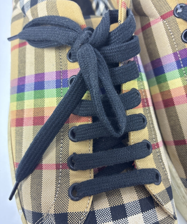 BURBERRY รองเท้าผ้าใบ