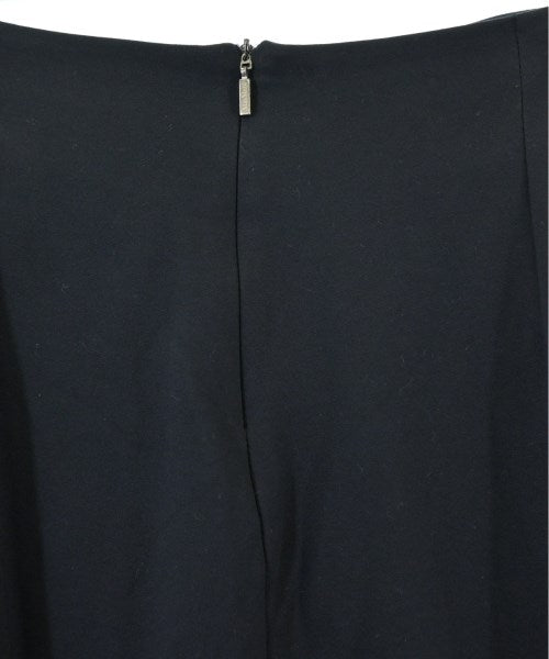 Max Mara กระโปรงยาวถึงเข่า