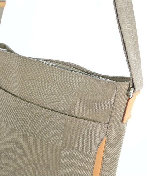 LOUIS VUITTON กระเป๋าสะพาย