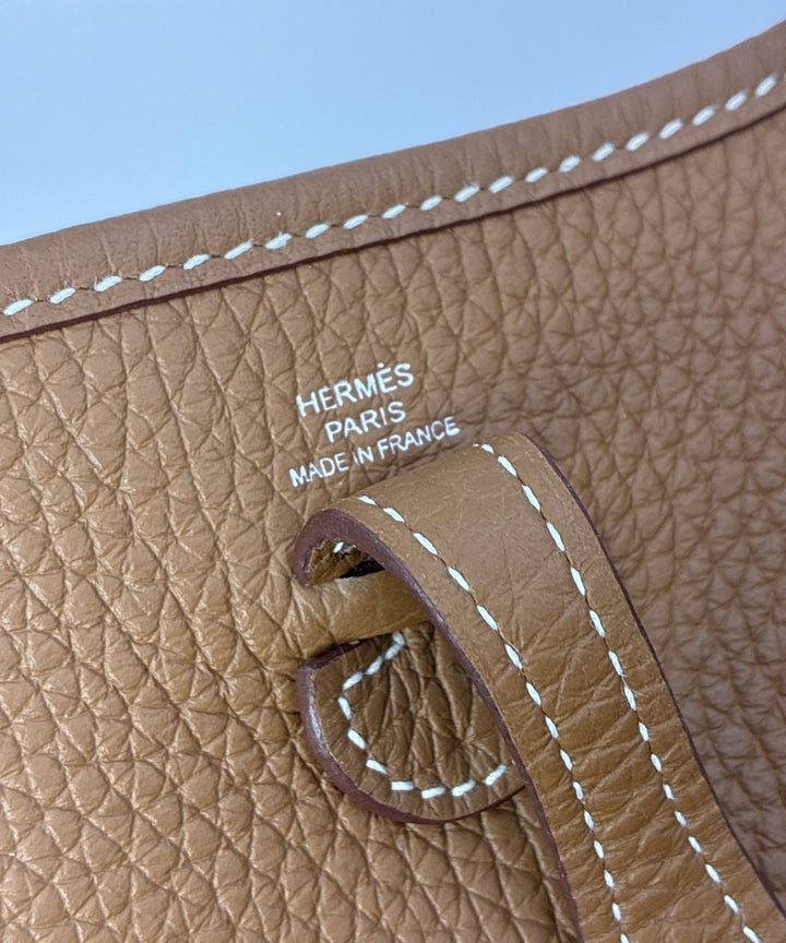 HERMES กระเป๋าถือ