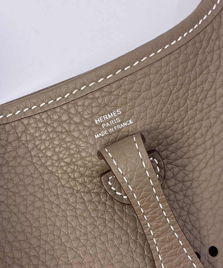 HERMES กระเป๋าถือ