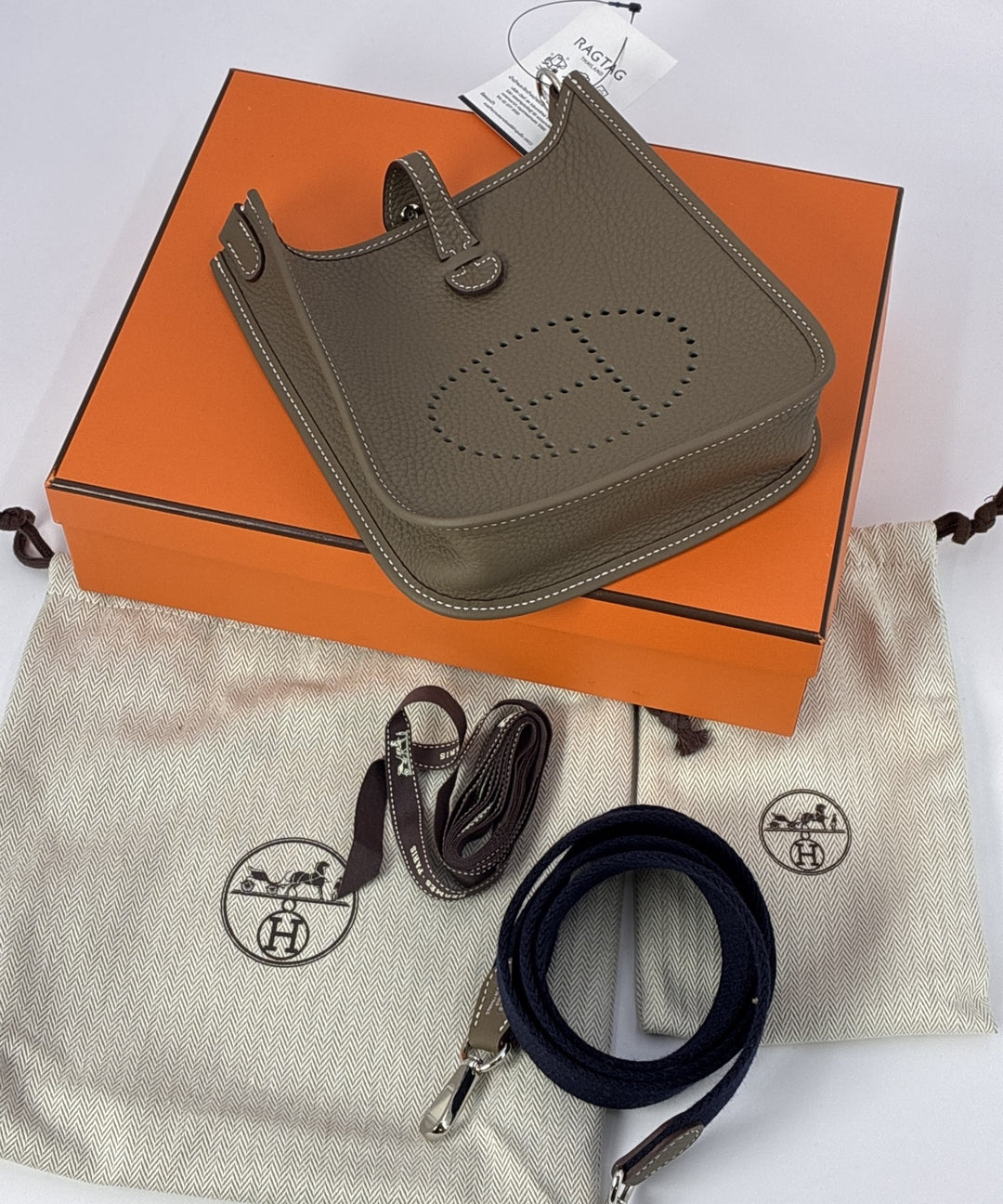 HERMES กระเป๋าถือ