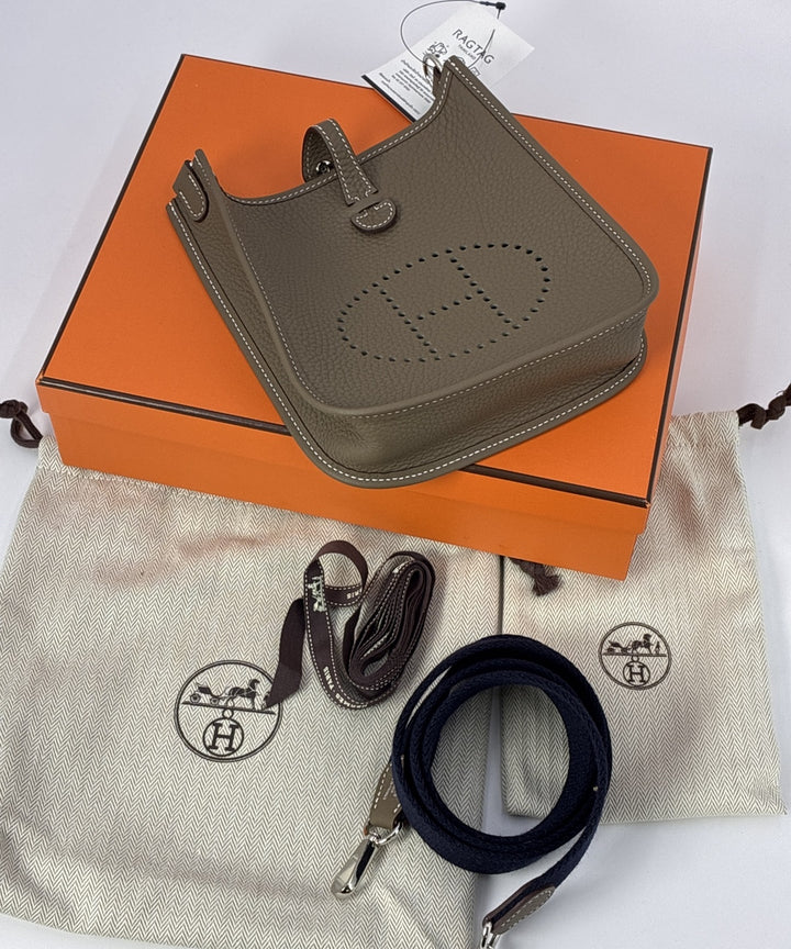 HERMES กระเป๋าถือ