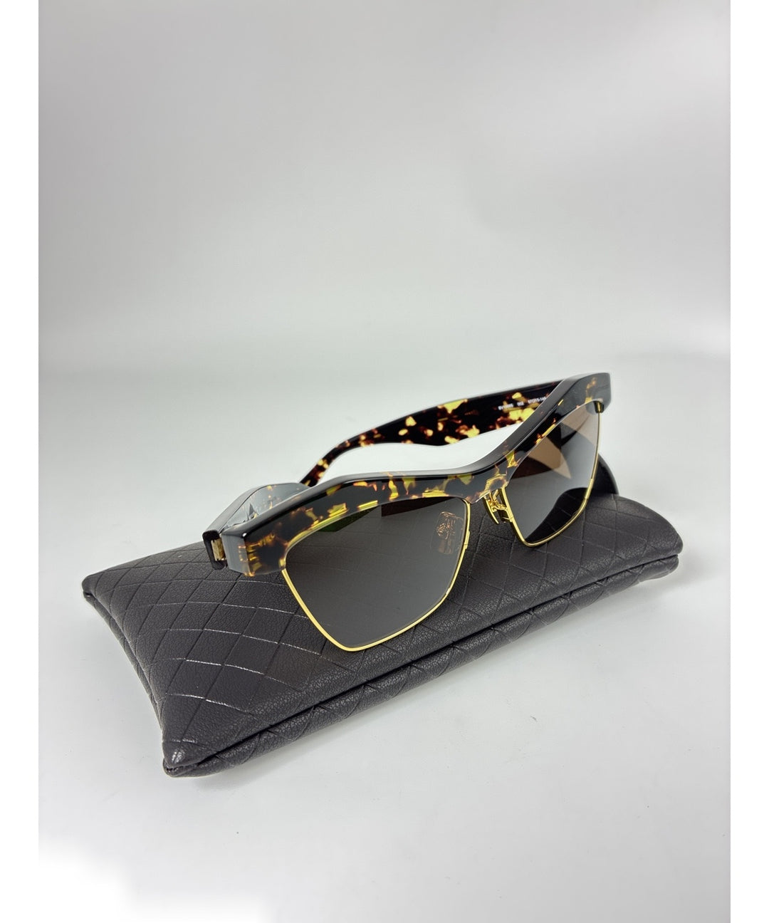 BOTTEGA VENETA แว่นกันแดด