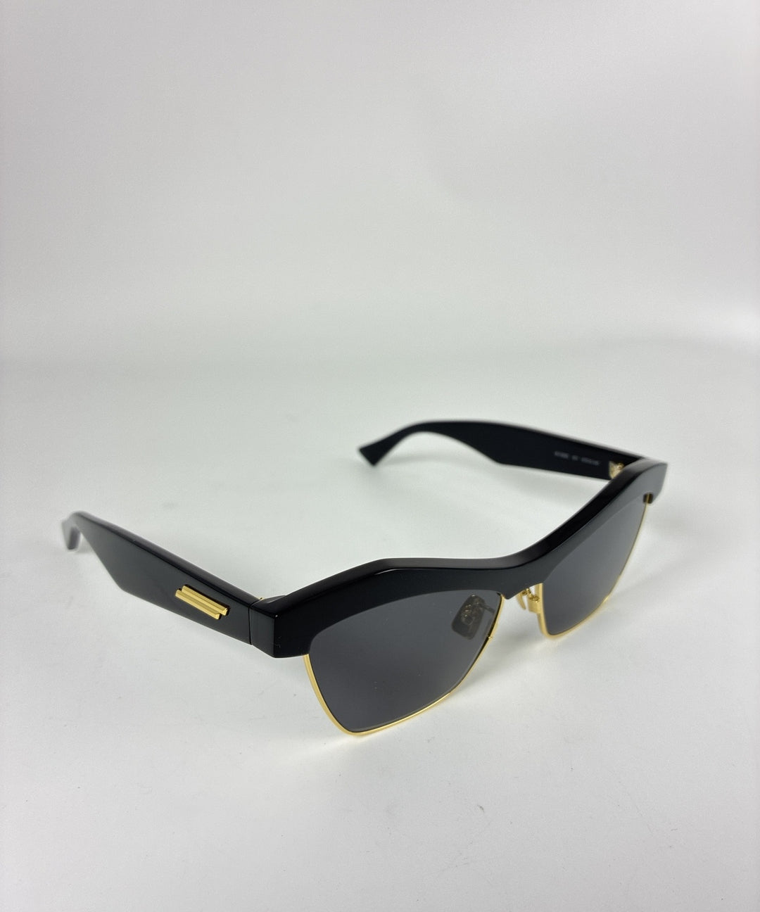 BOTTEGA VENETA แว่นกันแดด