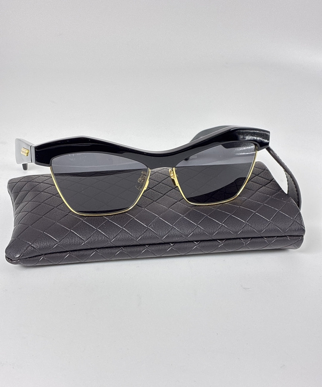 BOTTEGA VENETA แว่นกันแดด