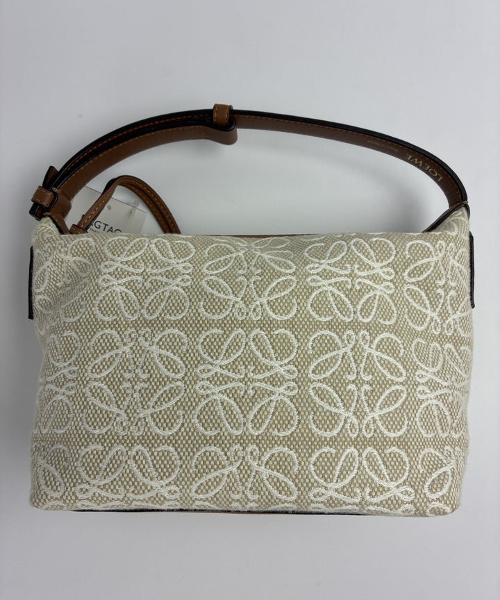 LOEWE กระเป๋าถือ